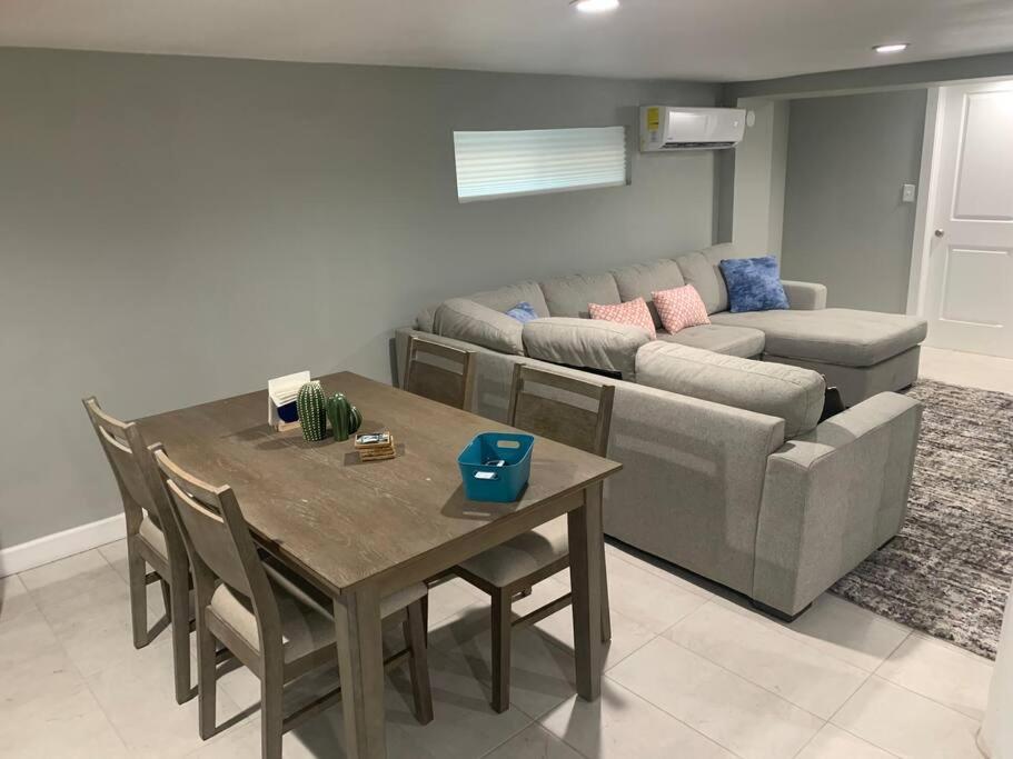 Stylish Basement Studio In Central El Paso - Very Spacious Екстер'єр фото